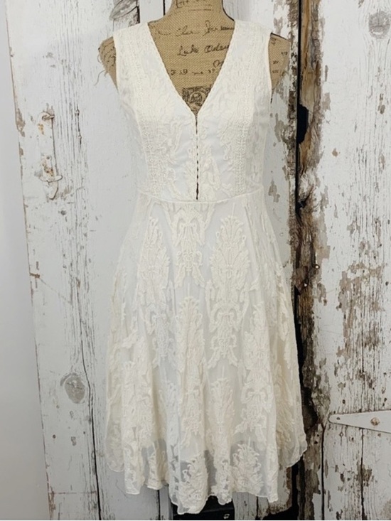Free People Dresses & Skirts - STUNNING Free People Cream Lace Mini Dress